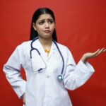 여성 건강관리, 일상 속 실천으로 지키는 건강한 삶의 첫걸음 a doctor with a stethoscope around her neck