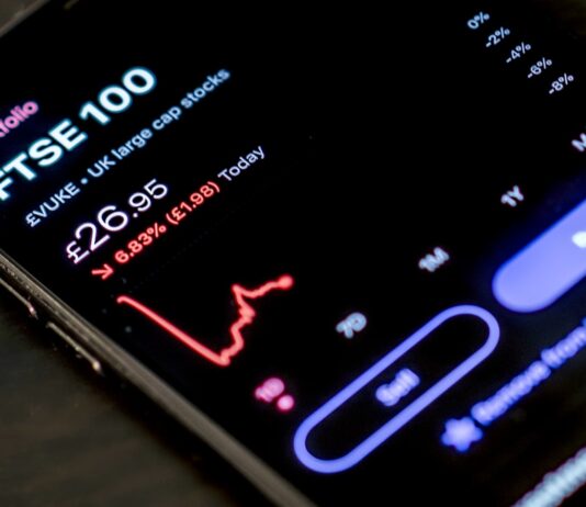 AI로 건강 챙기기, 우리 일상 속 새로운 습관 black smartphone on brown wooden table