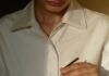일상 속 웰니스, 새로운 트렌드와 실천 방법 person in white button up shirt holding clear drinking glass with green liquid